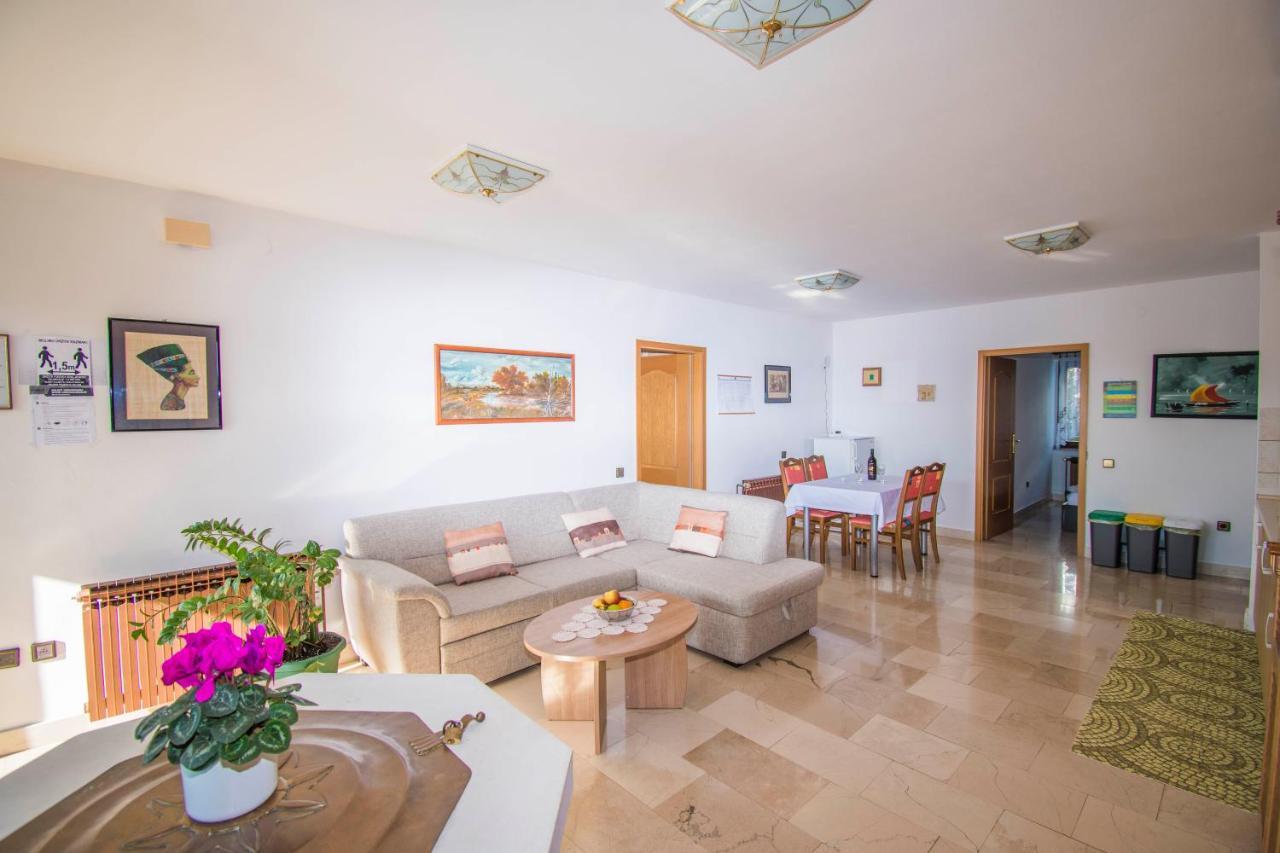 Apartments Grand & Plav In Krk Krk Town Dış mekan fotoğraf