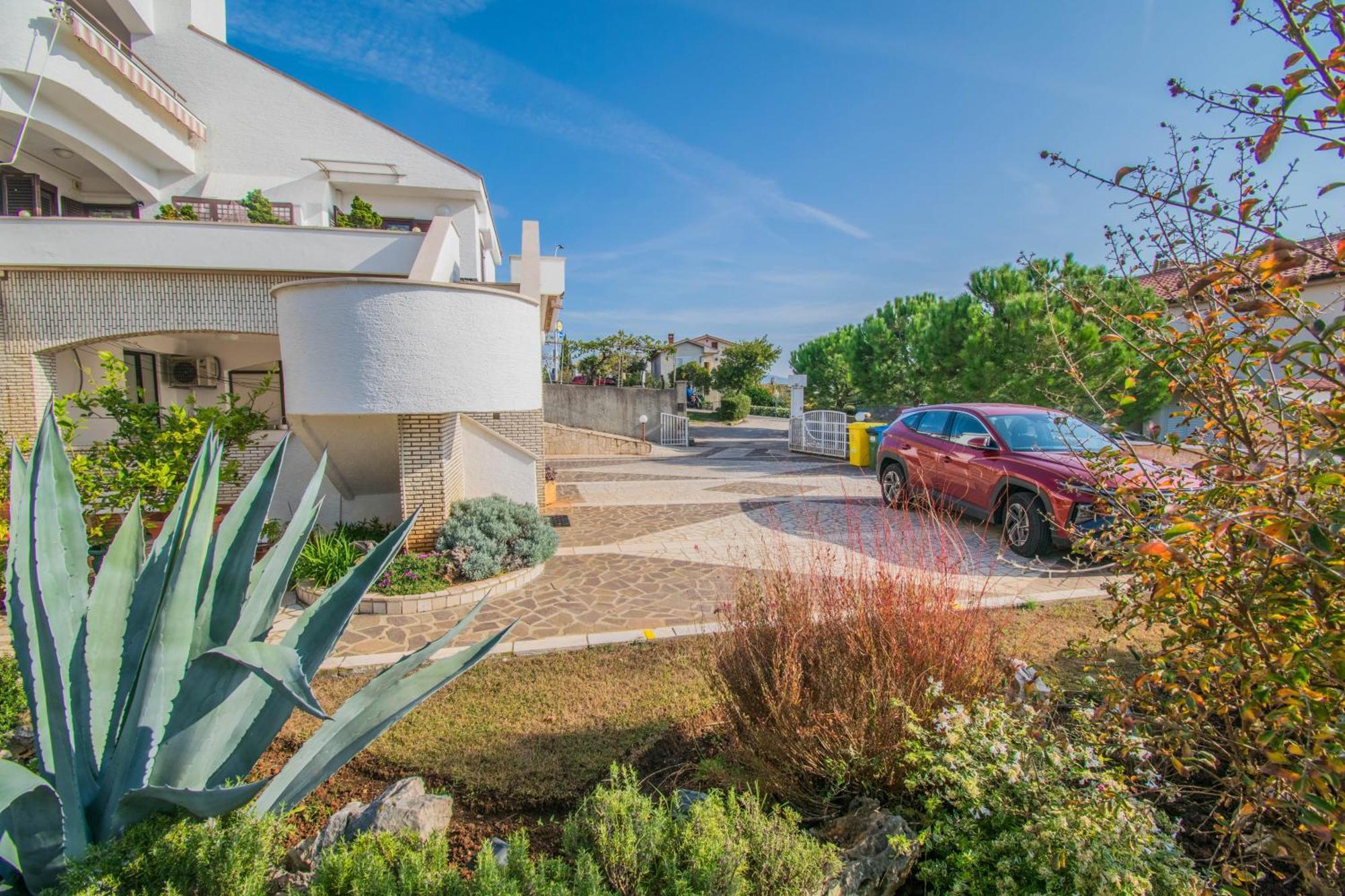 Apartments Grand & Plav In Krk Krk Town Dış mekan fotoğraf