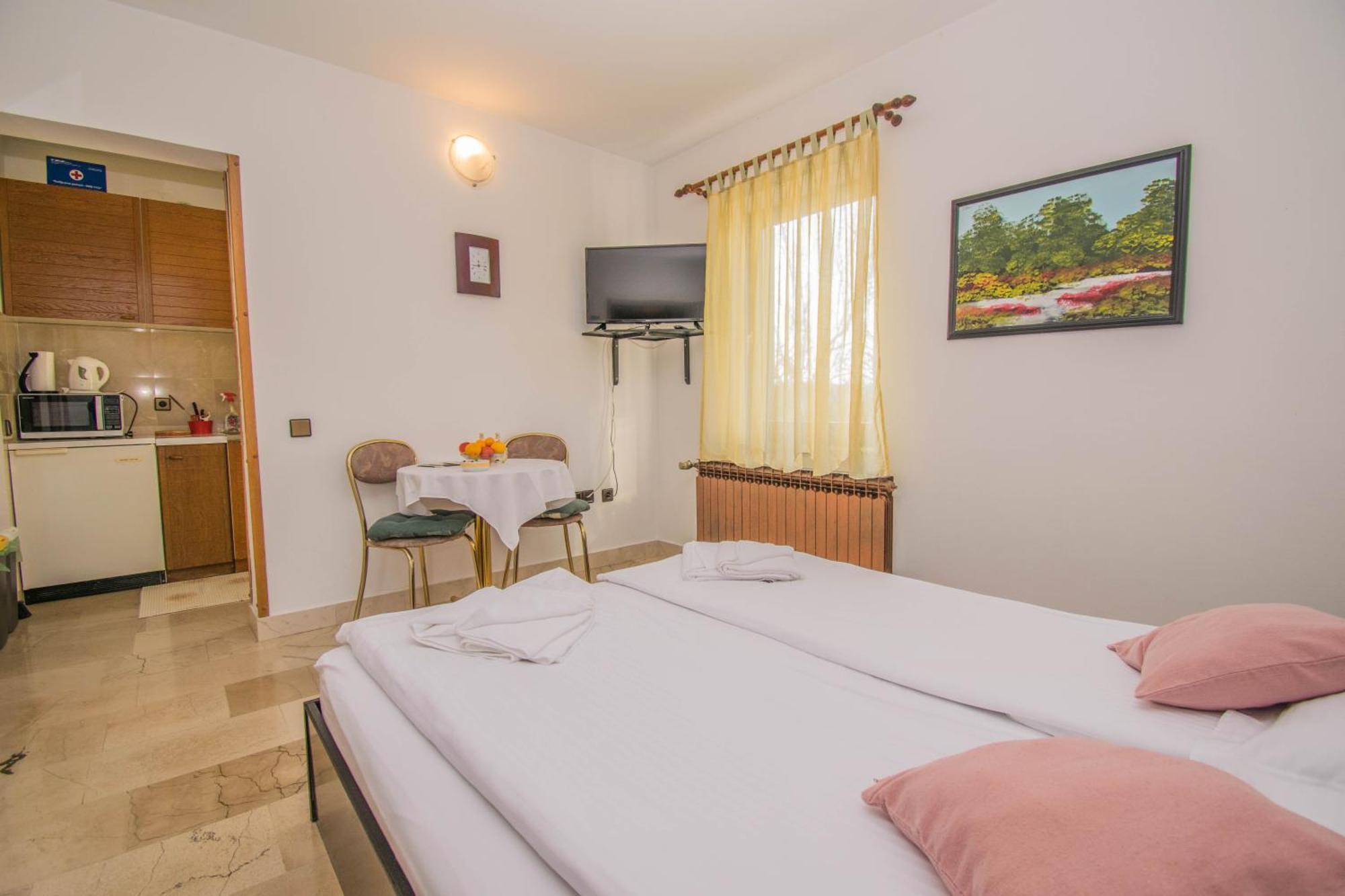 Apartments Grand & Plav In Krk Krk Town Dış mekan fotoğraf